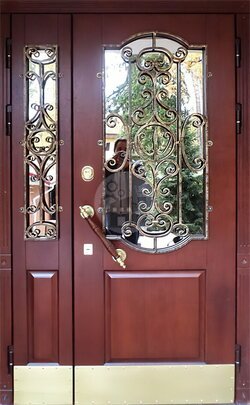 Двустворчатая дверь со стеклом и отбойником, отделка массив дерева-ДВ-723